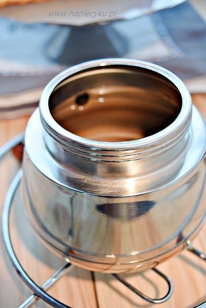 Jak parzyć kawę w kawiarce ciśnieniowej 